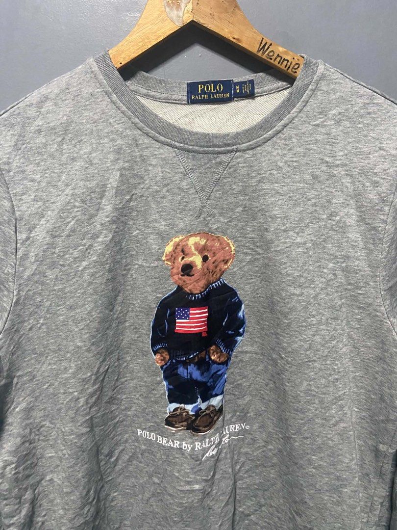 Polo Ralph Lauren Printed Bear Crewneck (Category: Announcements) located in Davao. Submitted by pakoys10_thrift (Listing ID 1469988567, Image 2). Description: Polo Ralph Lauren Bear-Printed Crewneck Excellent Condition Color Rate 10/10 Size: Medium Dimes: Length 26 Width 21 No Issue❌ 🏷️1,500 Free Shipping✈️ Location Davao City📍.