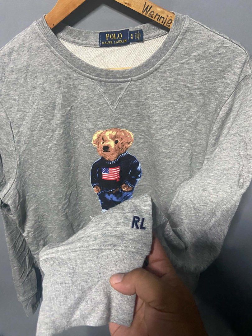 Polo Ralph Lauren Printed Bear Crewneck (Category: Announcements) located in Davao. Submitted by pakoys10_thrift (Listing ID 1469988567, Image 3). Description: Polo Ralph Lauren Bear-Printed Crewneck Excellent Condition Color Rate 10/10 Size: Medium Dimes: Length 26 Width 21 No Issue❌ 🏷️1,500 Free Shipping✈️ Location Davao City📍.