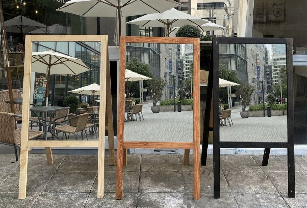 Pop Mirror Standee (Category: Mirrors) located in Manila. Submitted by aurelliamarie (Listing ID 1469989345, Image 1). Description: .