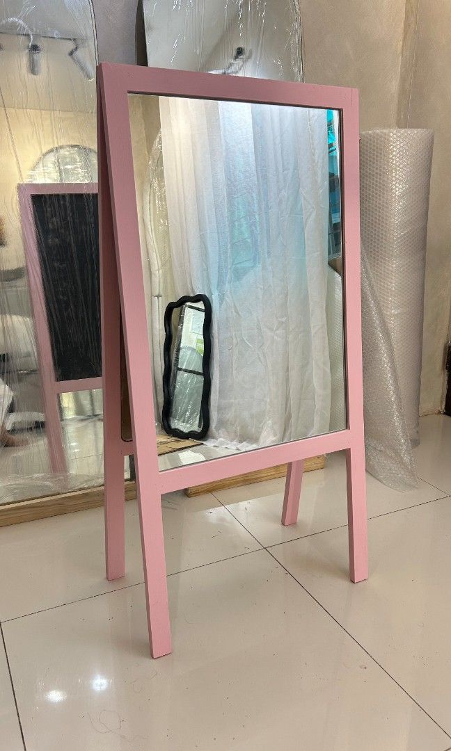 Pop Mirror Standee (Category: Mirrors) located in Manila. Submitted by aurelliamarie (Listing ID 1469989345, Image 3). Description: .