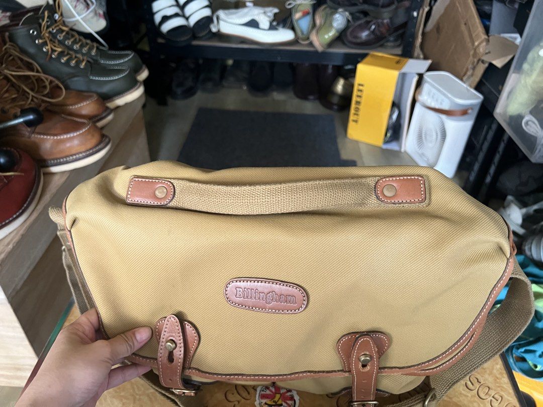 Porseyl Billingham Hadley Pro (Category: Sling Bags) located in Manila. Submitted by babesdohaylo (Listing ID 1469995038, Image 2). Description: Porseyl Billingham Hadley Pro We Accept Credit Card Available For Layaway 11”height 14”width P 7,999 In Good Condition Location: Bambang Market Tondo Manila Stall # 8 Message po muna bago pumunta For more items visit the following FB Page: The Boot Shop Ph Dr. Martens Ph Sell/Swap Carousel App edsantos27
