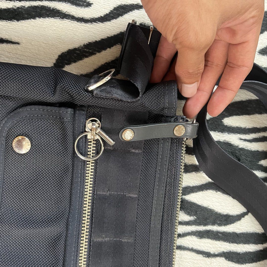 Porter international sling bag (Category: Sling Bags) located in Manila. Submitted by royaldripmanila (Listing ID 1470049743, Image 3). Description: No issue W11.5 L11.