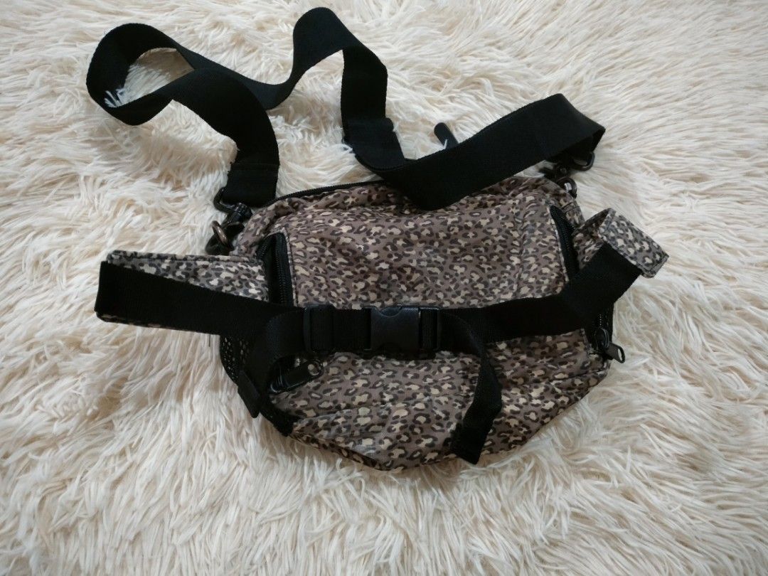Porter Yoshida & Co Leopard Print Crossbody Bag (Category: Belt bags, Clutches and Pouches) located in Abucay. Submitted by naixrazion199x (Listing ID 1469984882, Image 3). Description: 2WAY PORTER BAG‼️ 2k+sf 9/10 condition sign of usage pwede vouch or vcall para safe 📍bataan ship via j&t .