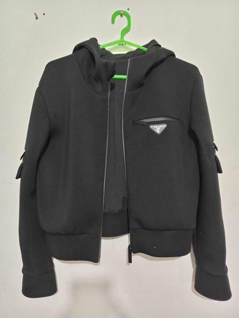 Prada Jersey cropped hoodie (Category: Coats, Jackets and Outerwear) located in Baguio. Submitted by taishuiha2026 (Listing ID 1470110776, Image 1). Description: .