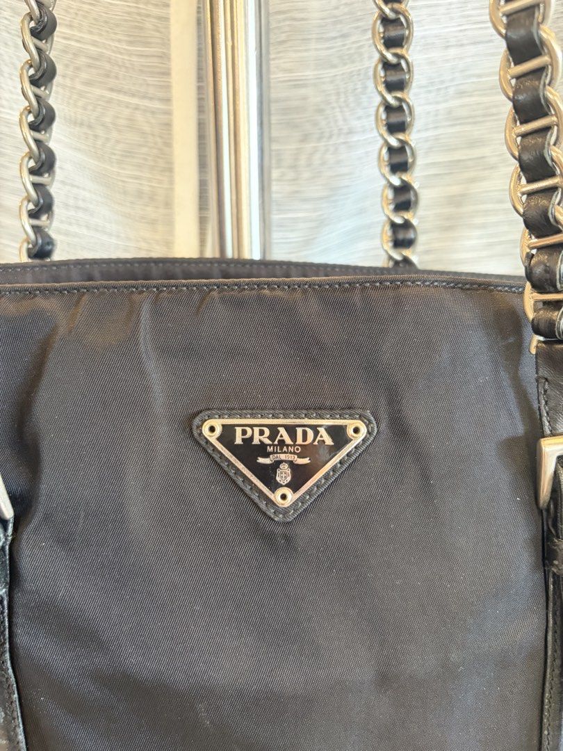 PRADA Tessuto Chain Shoulder Bag (Category: Shoulder Bags) located in Mandaluyong City. Submitted by francespringcleans (Listing ID 1470104137, Image 2). Description: Authentic Vintage.