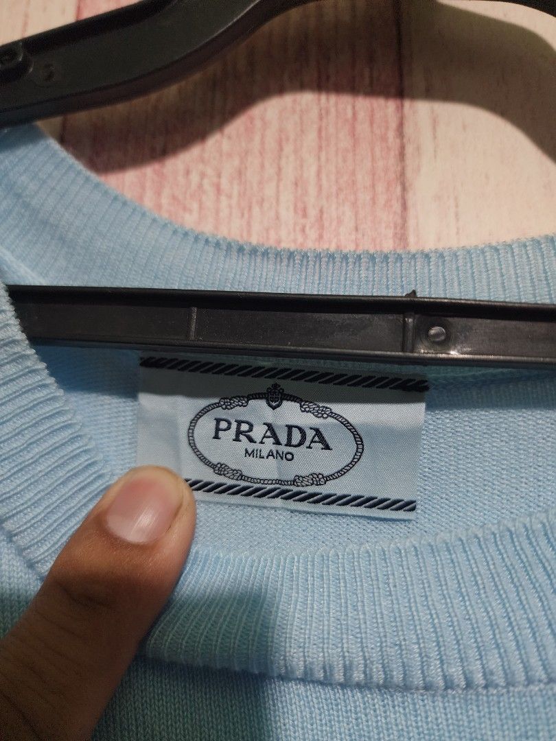 PRADA WOMENS KNITTED SHIRT (Category: Shirts) located in Real. Submitted by raphy2019 (Listing ID 1470088815, Image 3). Description: .