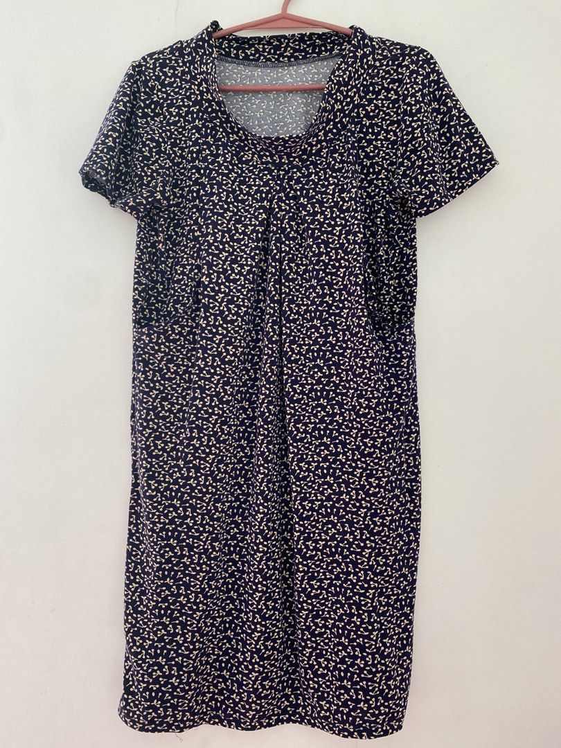 Preloved Breastfeeding Dress S-L (Category: Dresses) located in Bulacan. Submitted by prelovedbyjgs (Listing ID 1470013685, Image 1). Description: PRELOVED BREASTFEEDING DRESS 👗 Mommy finds! 🥰 Make breastfeeding more comfortable and convenient with this nursing dress. Perfect for breastfeeding moms who want to stay comfy while looking cute and presentable. 💕 ✨ Details: ✔️ Preloved breastfeeding dress ✔️ Nursing-friendly design for easy breastf