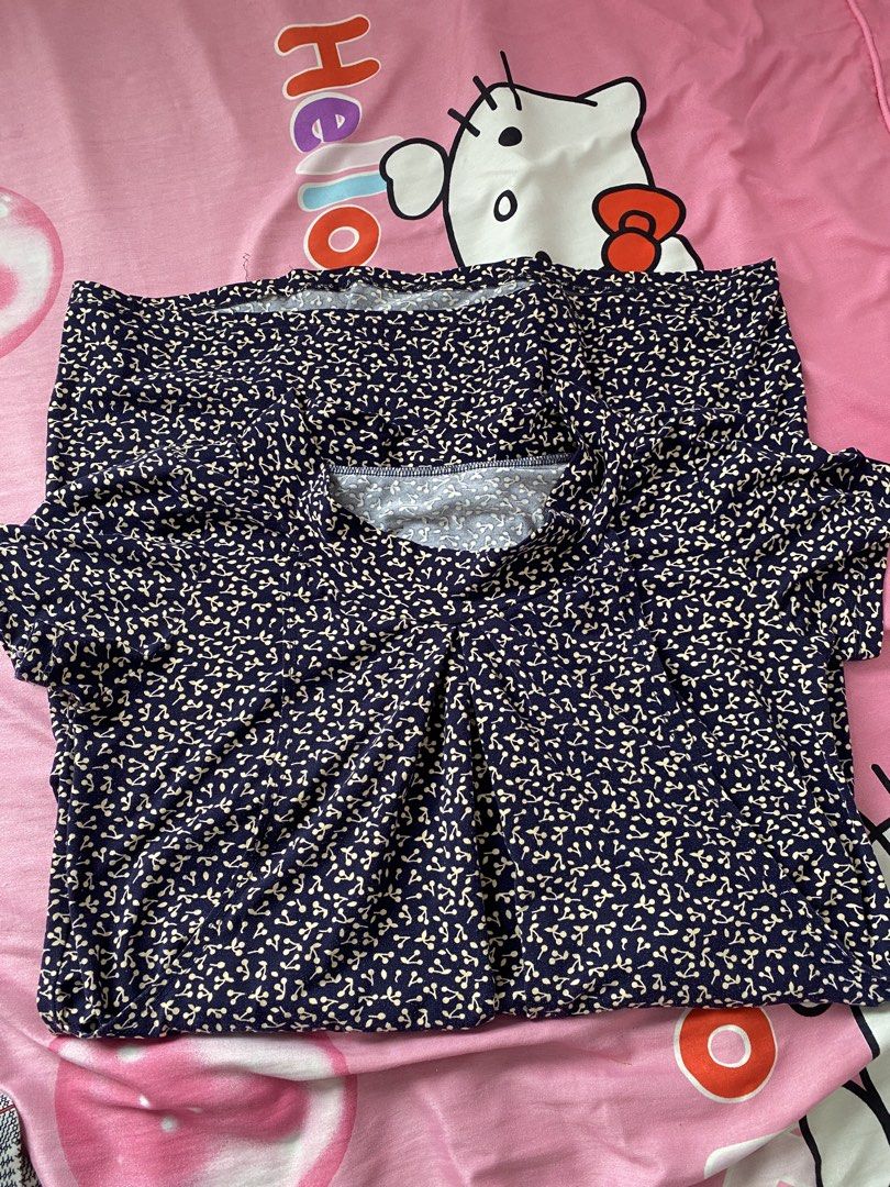 Preloved Breastfeeding Dress S-L (Category: Dresses) located in Bulacan. Submitted by prelovedbyjgs (Listing ID 1470013685, Image 3). Description: PRELOVED BREASTFEEDING DRESS 👗 Mommy finds! 🥰 Make breastfeeding more comfortable and convenient with this nursing dress. Perfect for breastfeeding moms who want to stay comfy while looking cute and presentable. 💕 ✨ Details: ✔️ Preloved breastfeeding dress ✔️ Nursing-friendly design for easy breastf