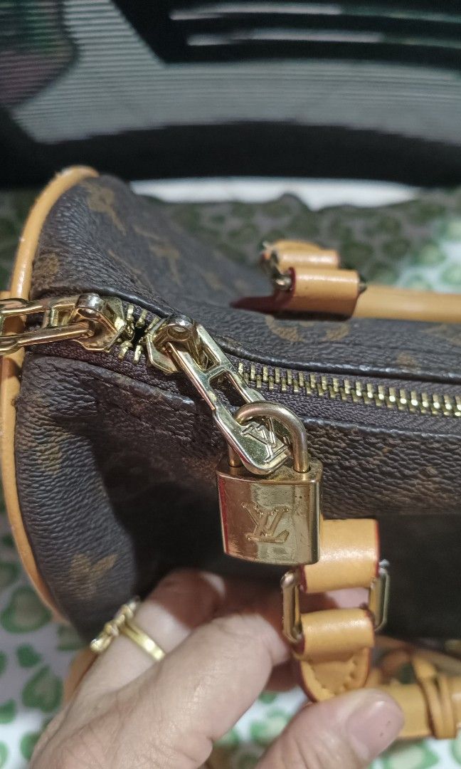 Pre-loved non-coded Lv speedy 25 (Category: Luxury Bags & Wallets) located in Pasay City. Submitted by khim1202ma07307 (Listing ID 1470003985, Image 2). Description: .