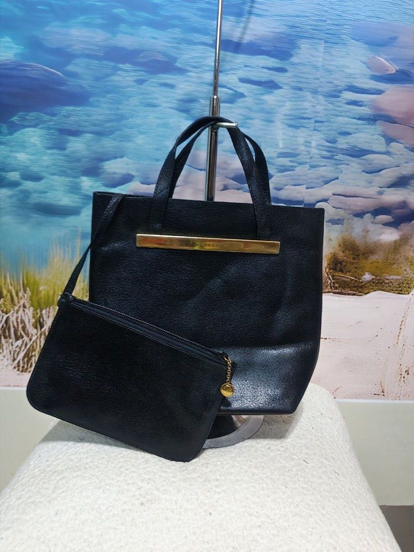 Preloved Original Gucci handbag. (Category: Luxury Bags & Wallets) located in Manila. Submitted by nylan1227 (Listing ID 1469957275, Image 2). Description: No issues. Still in excellent condition.