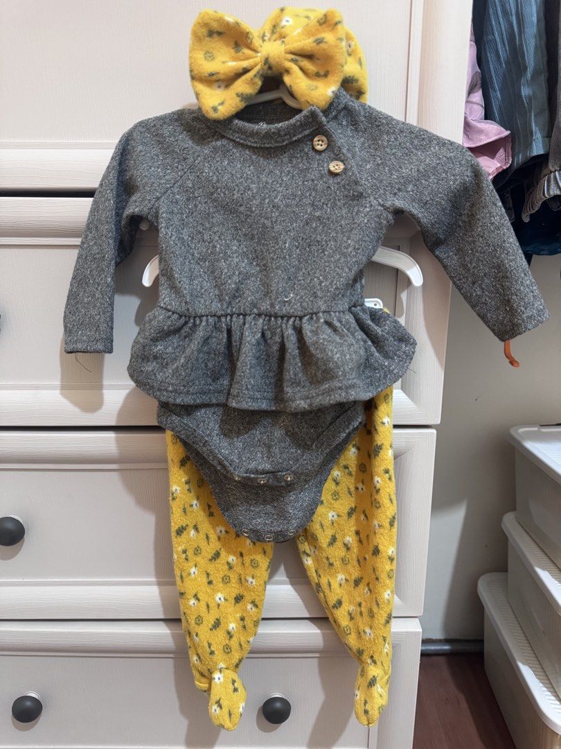 Preloved Princess Rose Set Size 3-6months (Category: Babies & Kids Fashion) located in Angeles City. Submitted by shamiescorner (Listing ID 1470092060, Image 1). Description: Preloved Princess Rose Set Size: 3-6m 🏷️ ₱200 ✔️Used once 📍Angeles City, Pampanga 💳 GCash / Maya 🚚 J&T (Scheduled shipping - ‼️SF to be shouldered by buyer).