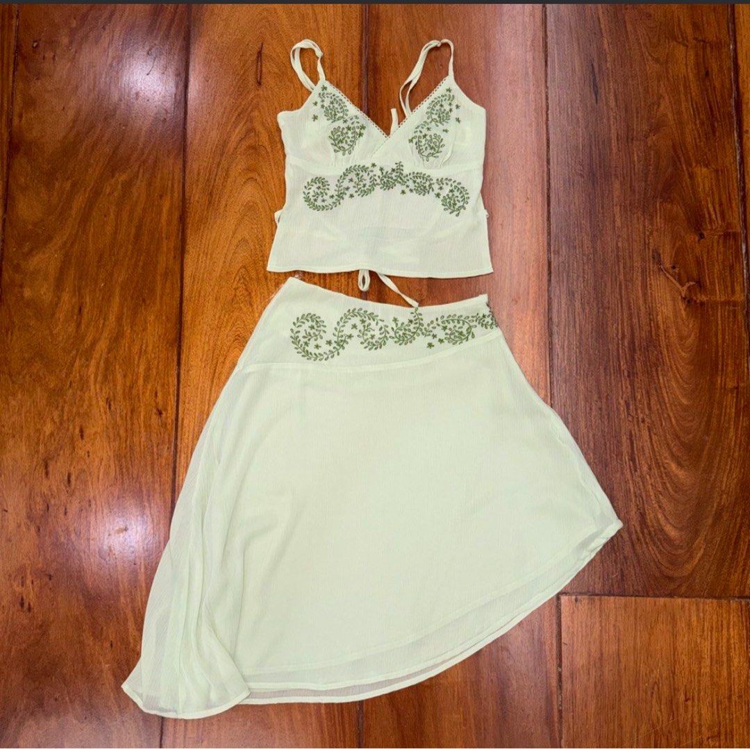 Princes Polly sets (Category: Sets or Coordinates) located in Taguig. Submitted by decluterwithmae (Listing ID 1469970090, Image 2). Description: .