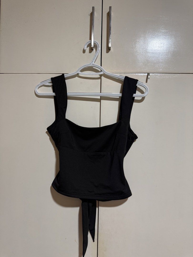 Princess polly tank top (Category: Sleeveless) located in San Fernando. Submitted by plsemptymycloset (Listing ID 1470053797, Image 1). Description: Princess Polly black backless tie crop top size small GOOD AS NEW (NO FLAWS) u can request for when worn .
