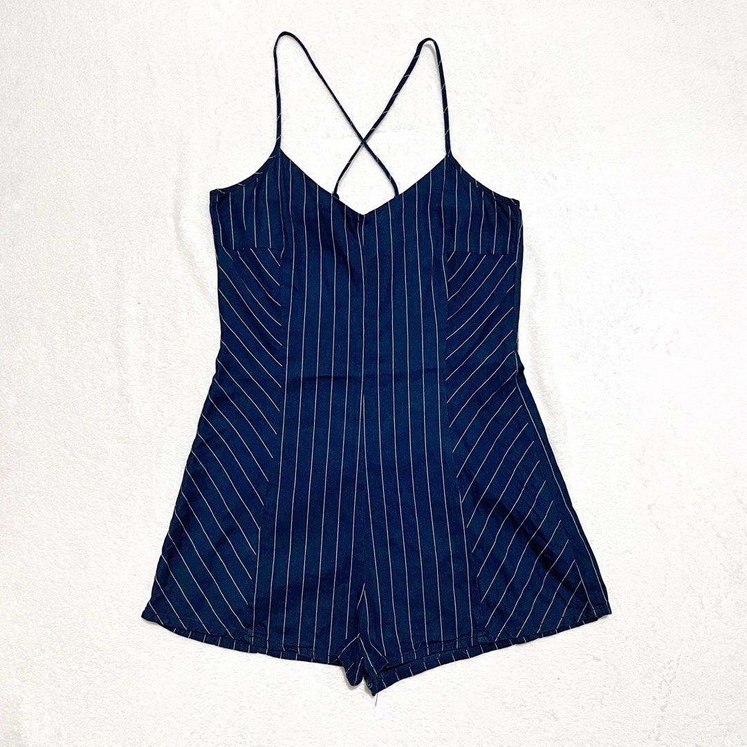 Pull & Bear Navy Pinstripe Romper Size M (Category: Rompers) located in Binan City. Submitted by veniceao (Listing ID 1469958349, Image 1). Description: PLEASE READ ❤️ Loc: Laguna (open for checkout for cheaper sf—starts at ₱20) For sure buyer: 1. Make an offer. 2. Send your details for confirmation 3. Pay until 3pm the next day I confirm the order. Details: - Brand: Pull & Bear - Style: Navy blue romper with white pinstripes - Size: Medium (M), 