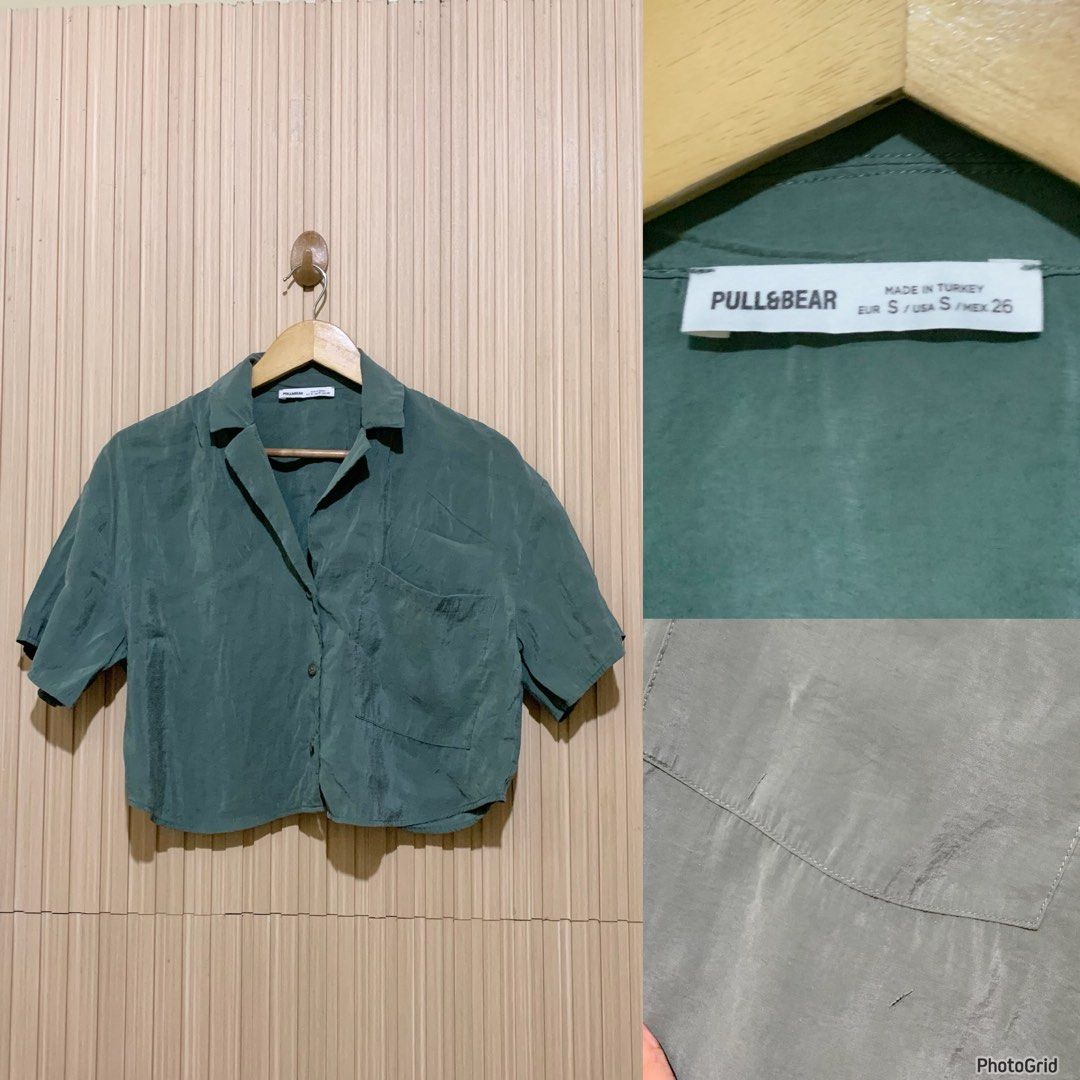 Pull&bear top (Category: Blouses) located in Koronadal. Submitted by gstyledforless (Listing ID 1470108178, Image 1). Description: Has minir cuts.