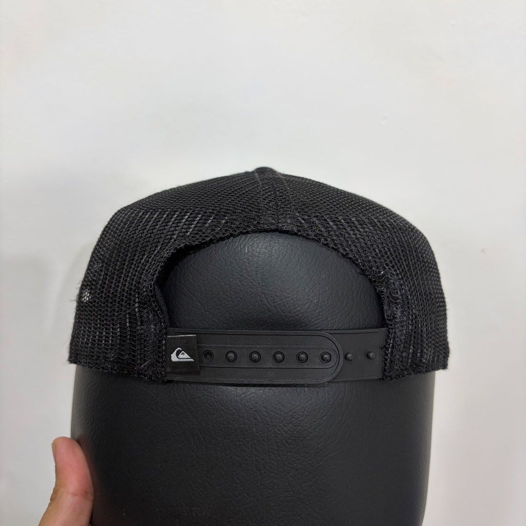 Quiksilver (Category: Caps & Hats) located in Santa Rosa. Submitted by gardenofthrifts (Listing ID 1469949251, Image 3). Description: ₱380 10/10 Condition Comment “Mine” below to purchase..