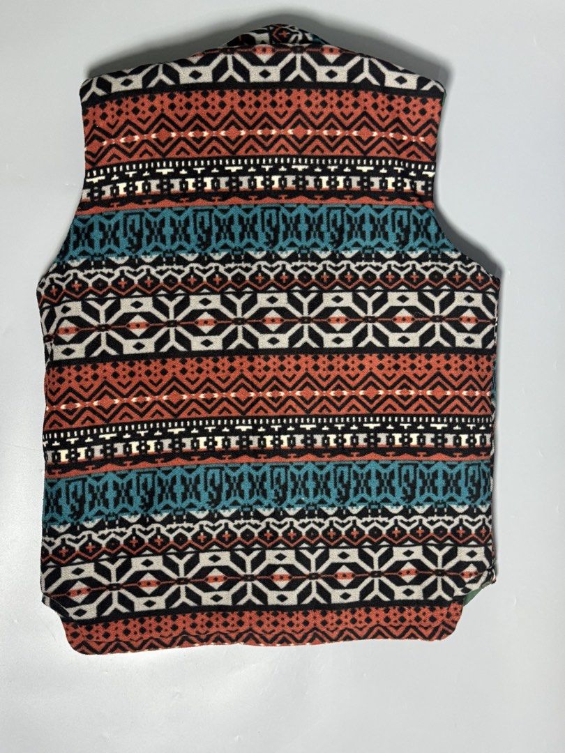 Quiksilver aztec reversible vest 2000s (Category: Vests) located in Las Pinas. Submitted by weryouat (Listing ID 1470015945, Image 2). Description: Quiksilver 2000s Vest🚨🚨🚨 Reversible Puffer Vest on other side Fits Medium-Large Excellent Condition 21"wdith 28"length 1700 only MOP BPI/GCASH SHIP VIA J&T/Lalamove PAYMENTS FIRST POLICY LAS PINAS📍.