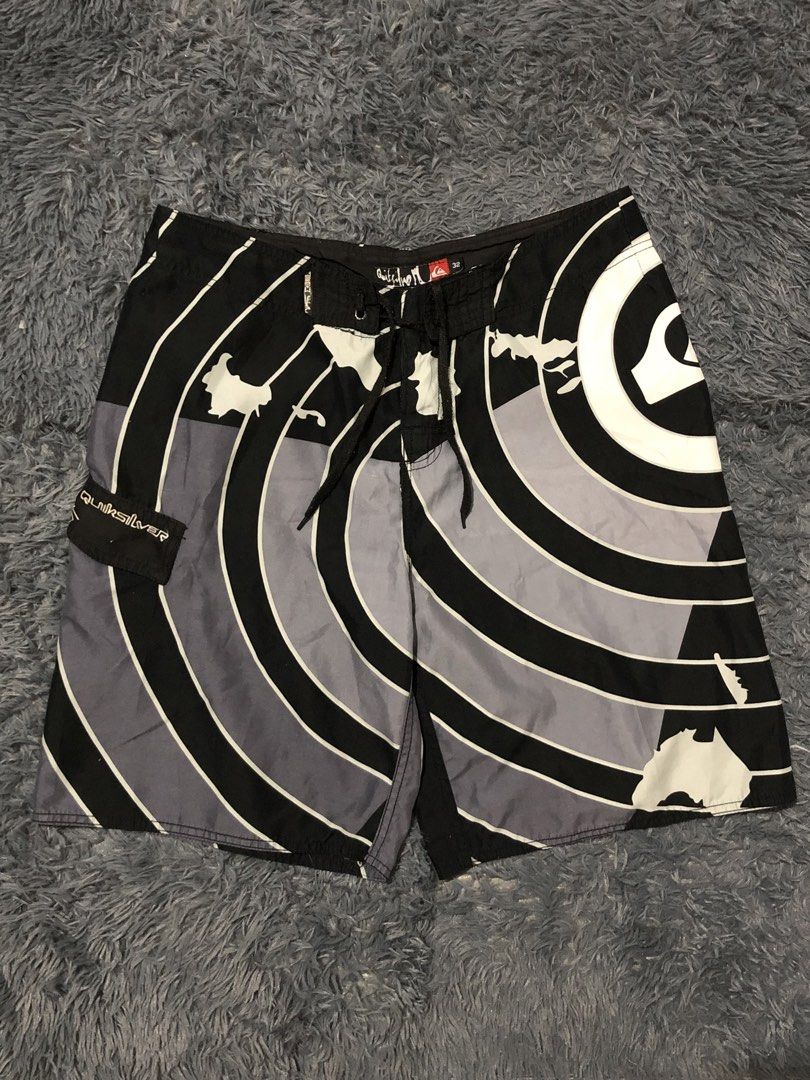 Quiksilver Biglogo (Category: Shorts) located in Manila. Submitted by raremountain00 (Listing ID 1470133105, Image 2). Description: Authentic Excellent condition Issue natanggal yung dikit .