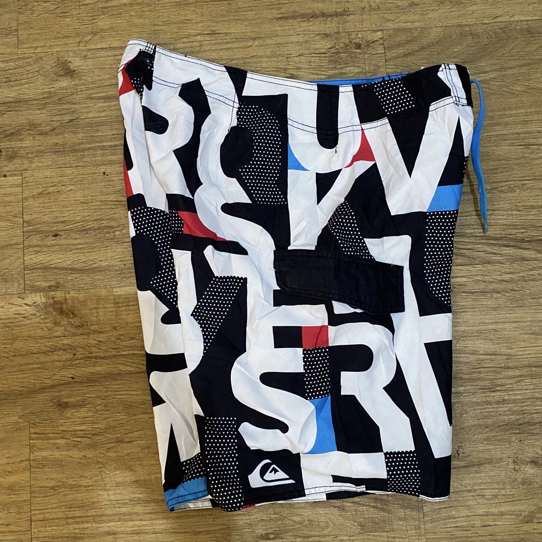 Quiksilver boardshort 20’s (Category: Swim Trunks & Board Shorts) located in Trento. Submitted by estilounico02 (Listing ID 1470071488, Image 2). Description: Size 32 No issue 9/10 color rate.