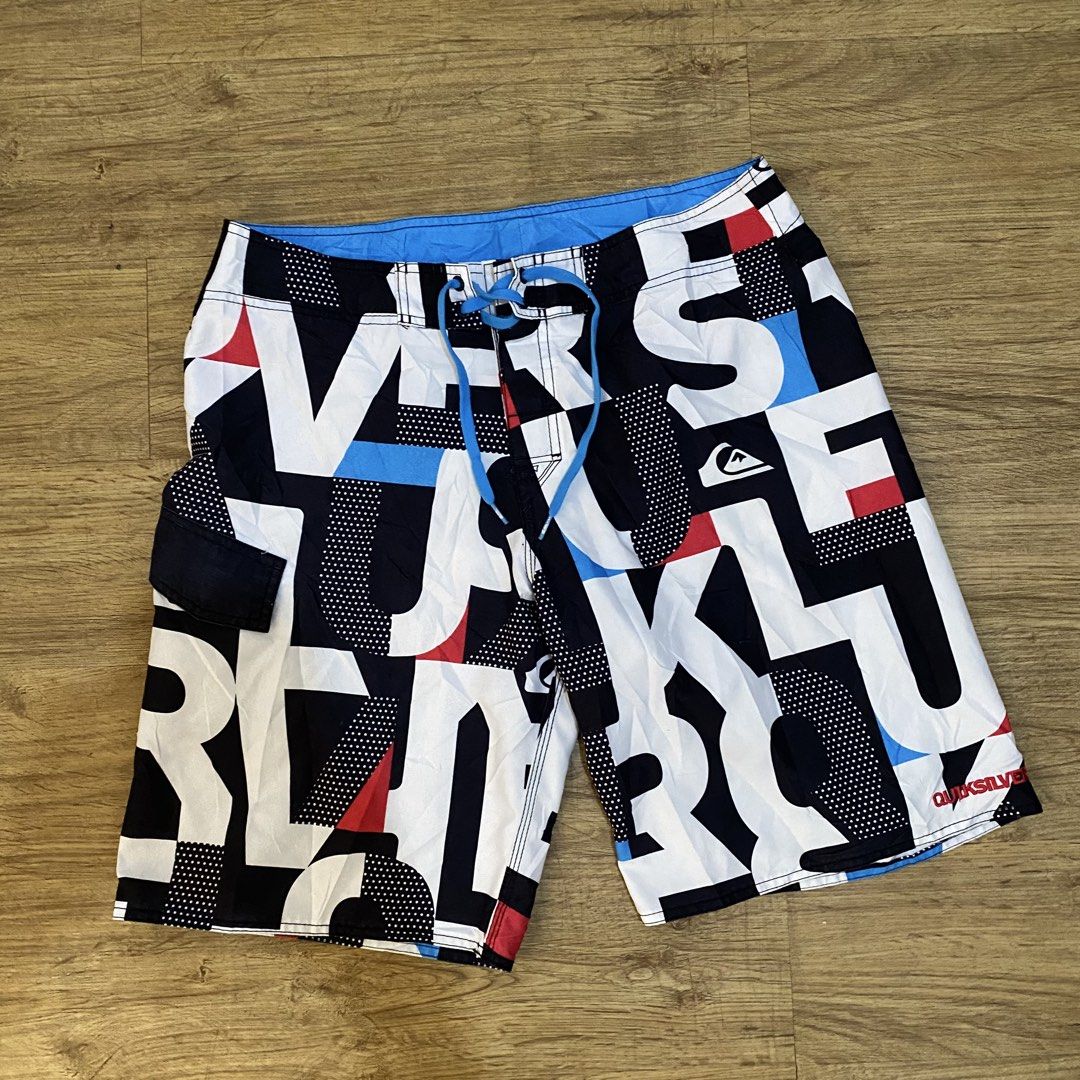 Quiksilver boardshort 20’s (Category: Swim Trunks & Board Shorts) located in Trento. Submitted by estilounico02 (Listing ID 1470071488, Image 1). Description: Size 32 No issue 9/10 color rate.