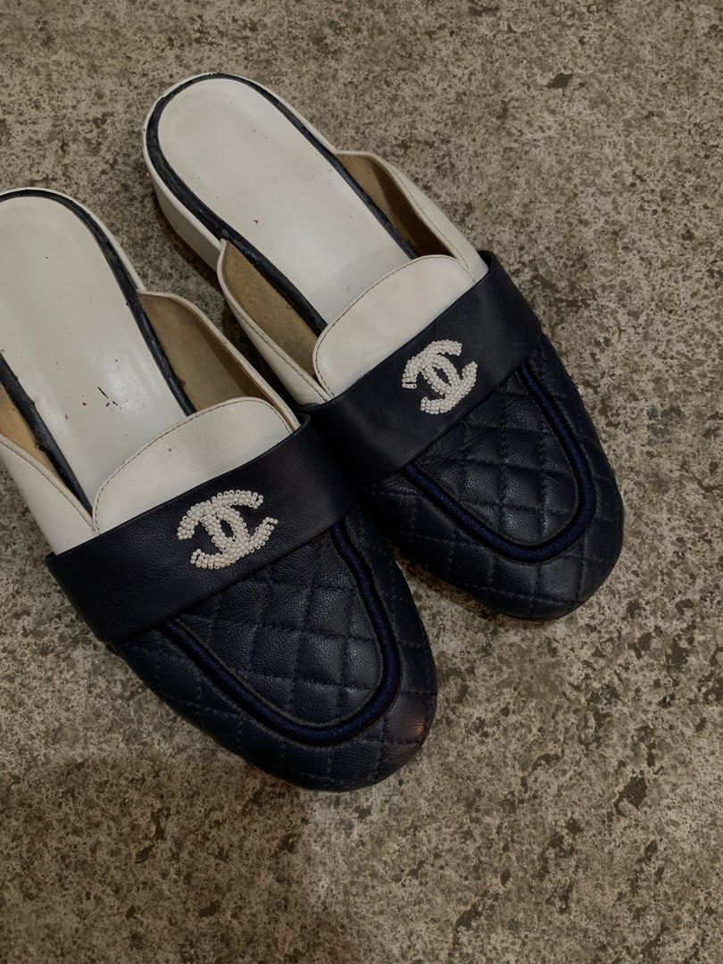 quilted mules chanel (Category: Flats & Sandals) located in Manila. Submitted by _blessmeo (Listing ID 1470090195, Image 3). Description: 36 eur on tag in decent condition quilted pearls with scratch, dirt & drags (especially in toe part) still looks good to wear! .