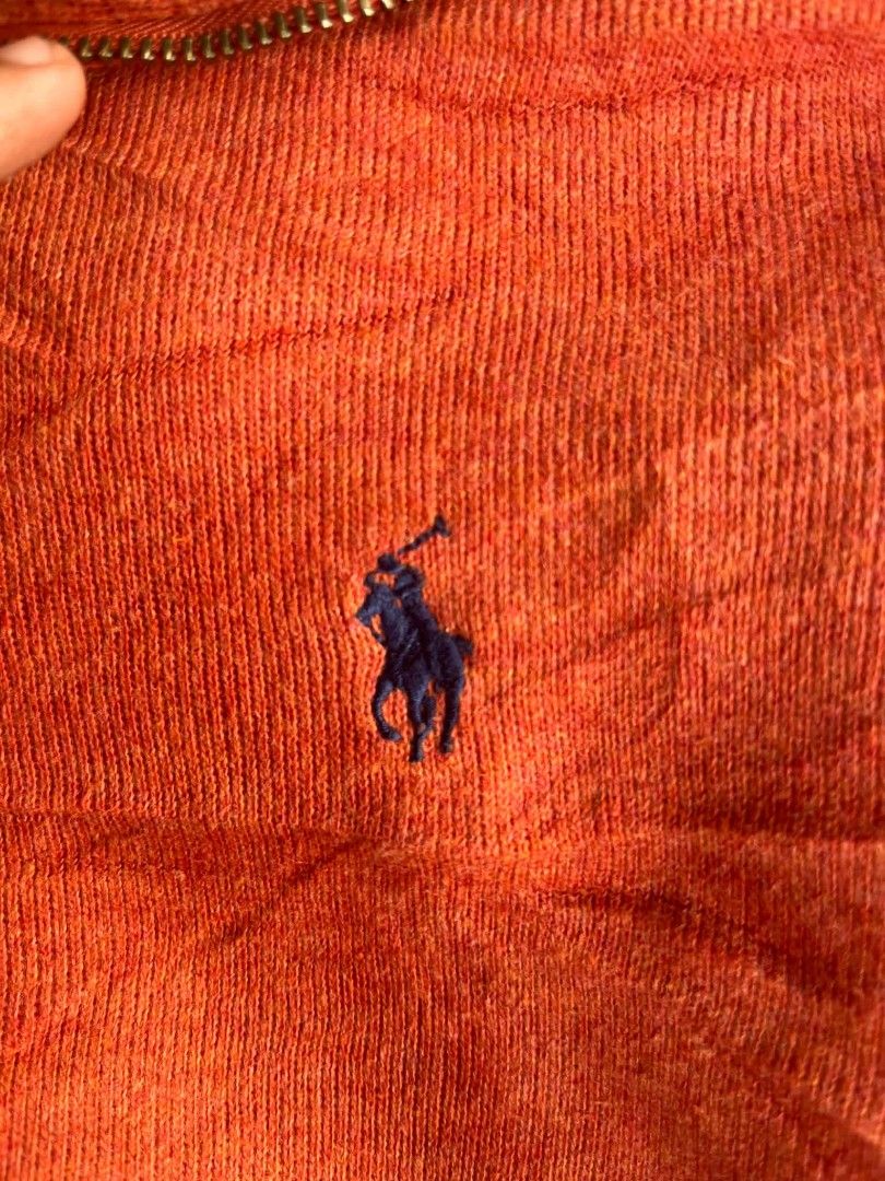 Qzip RL (Category: Activewear) located in Manila. Submitted by drenren (Listing ID 1470133706, Image 2). Description: need wash Qzip Length:26.5 Width:24 9.5/10 Color rate Dm sa interested 2,8 claim.