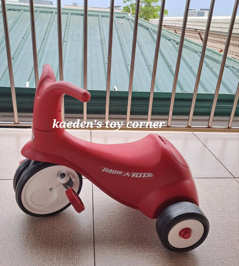 Radio FlyerScoot 2 pedal (Category: Kids Toys) located in Cebu City. Submitted by kaedenscebu (Listing ID 1470098712, Image 2). Description: Radio Flyer Scoot 2 Pedal ▪︎Age suitable : 1-3 yrs old ▪︎2n1 toddler ride on & tricyle ▪︎Foot to floor ride on / scoot toy ▪︎Pedals fold out or snap back easily ▪︎Weight capacity : 19kg ▪︎Ergonomic contoured seat ▪︎Indoor & outdoor play ▪︎With covered trunk at the back ▪︎Built with wide wheels ▪︎Durable & hi
