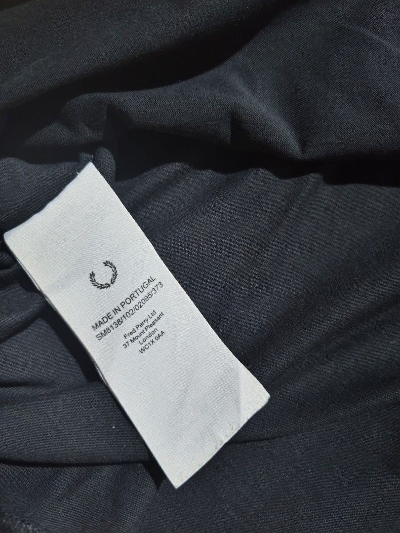 raf simons x fred perry (Category: Luxury Apparel) located in Santa Cruz. Submitted by ukayhuntworldwide (Listing ID 1470063268, Image 3). Description: Raf Simons x Fred Perry excellent dimes 21 width 28 length dm.