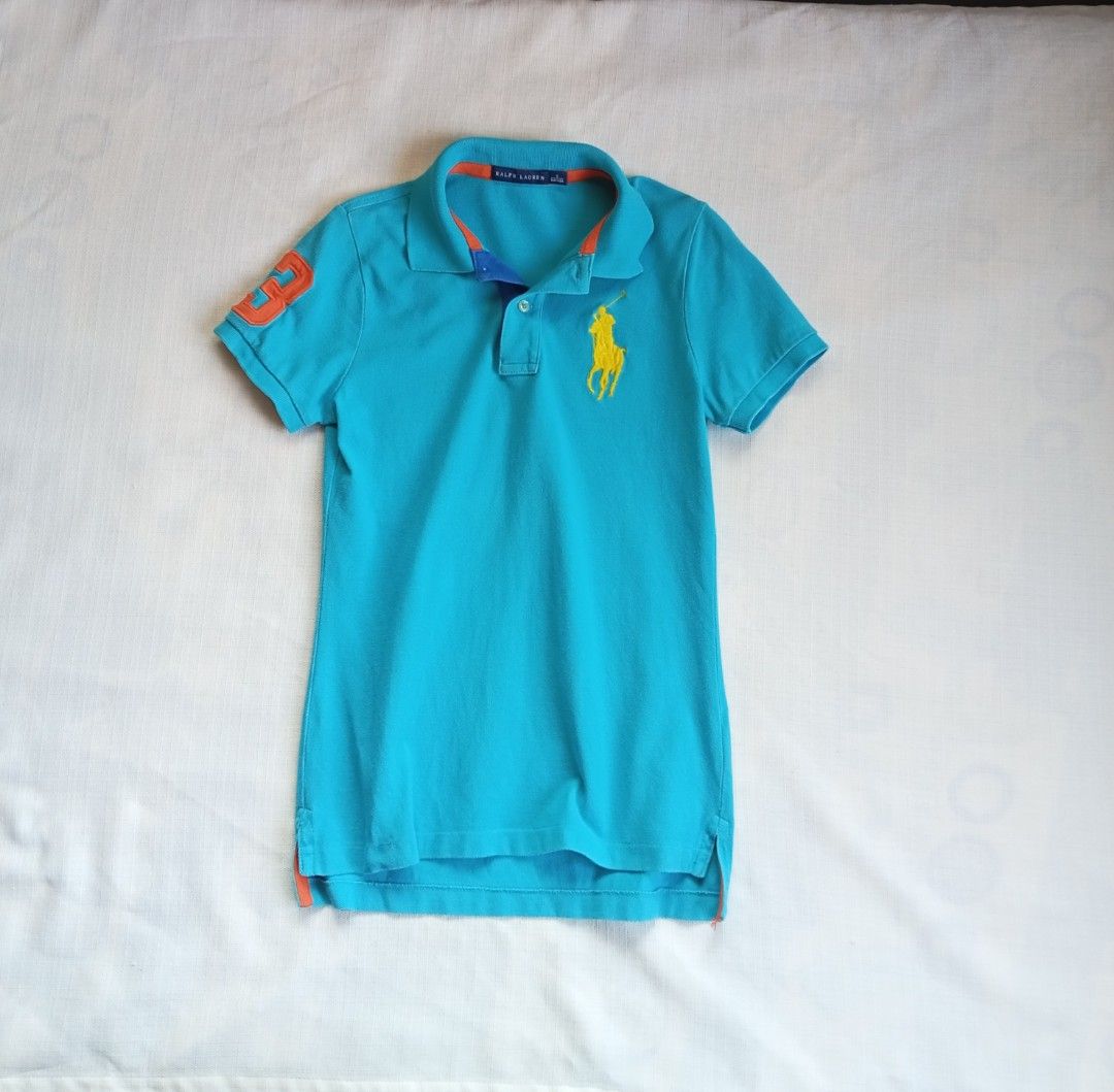 Ralph Lauren big pony for her (Category: Shirts) located in Bagabag. Submitted by thrift_stories96 (Listing ID 1470124865, Image 1). Description: Ralph Lauren big pony for her Small Length - 23.5 front 25 back Width - 16 stretch up to 17 Condition - excellent No flaw.