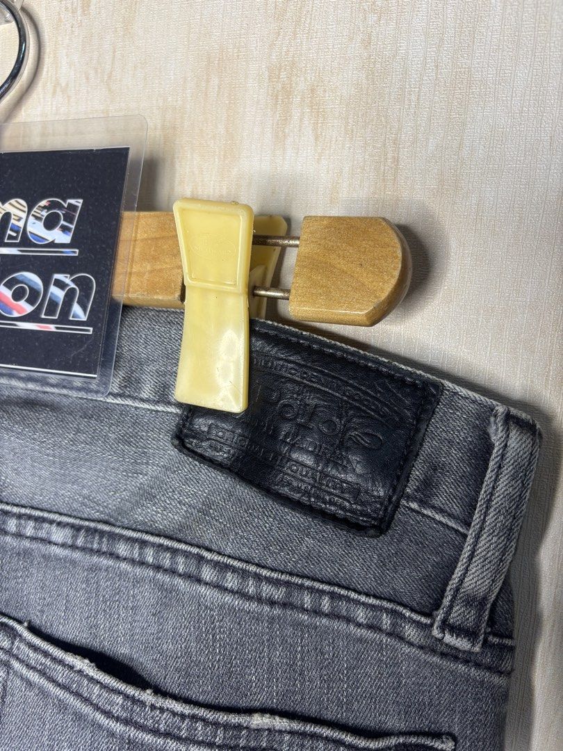 RALPH LAUREN GRAY WASHED DENIM PANTS (STRETCHABLE) (Category: Jeans) located in Cabuyao City. Submitted by pormanation-thrift-store (Listing ID 1469998249, Image 3). Description: RALPH LAUREN GRAY WASHED DENIM PANTS (STRETCHABLE) Condition: LIKE NEW Color rate: 10/10 ( PWEDE SA MASELAN) Size: 32 Dimes: 34”Wx39.5”L Issue: NONE‼️ Price: 1500.