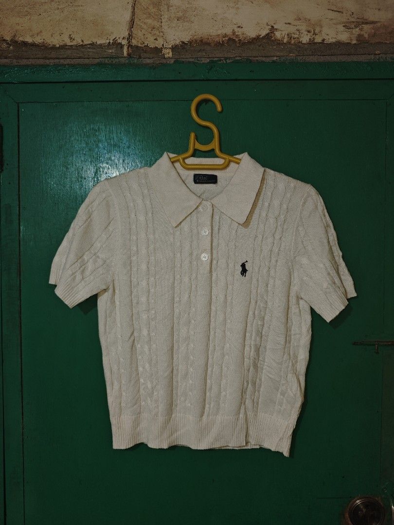 Ralph Lauren knitted polo (Category: Tshirts & Polo Shirts ) located in Calauag. Submitted by cou1_h (Listing ID 1470028121, Image 1). Description: Small No issue.