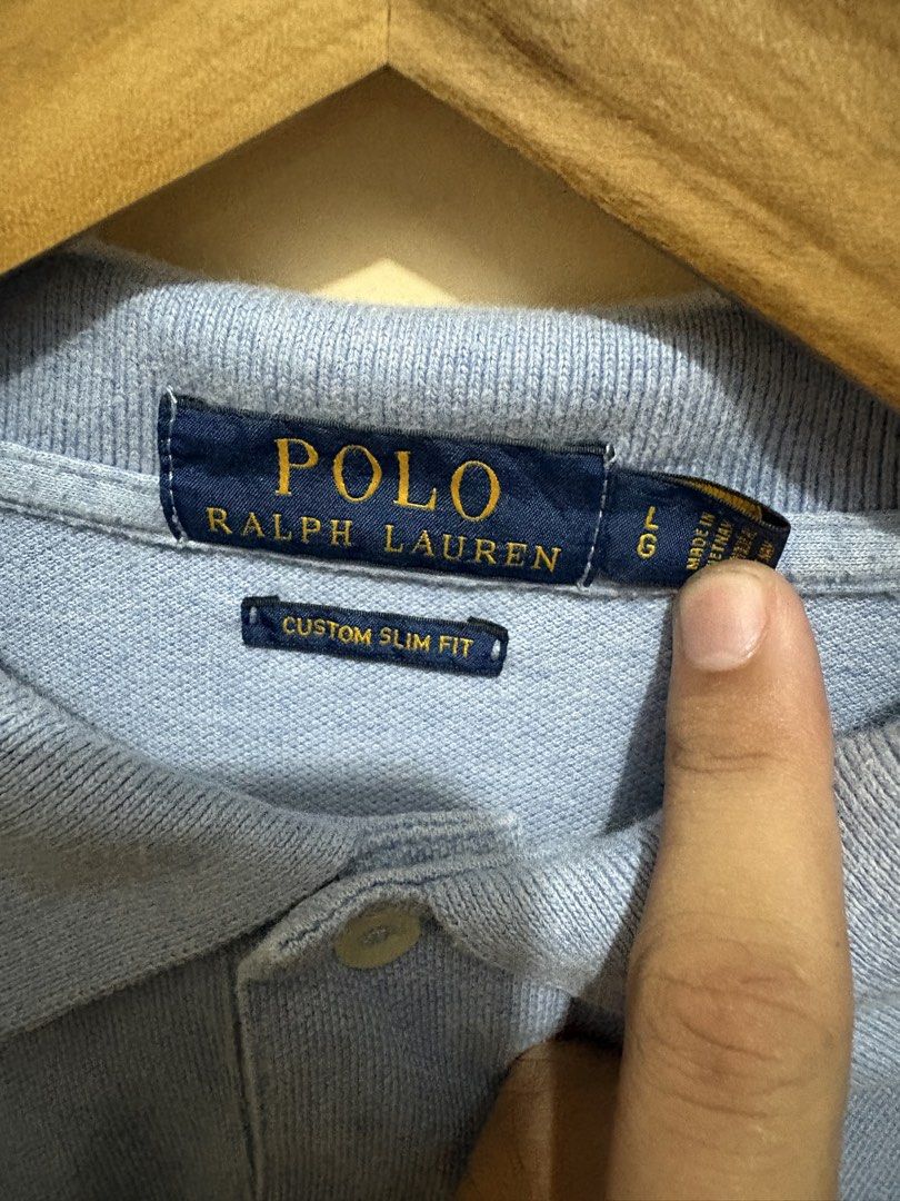Ralph Lauren Polo Shirt (Category: Tshirts & Polo Shirts ) located in Manila. Submitted by selectors_club26 (Listing ID 1469973710, Image 3). Description: Color rate: 9.5/10 Dimes: 22x29 size L on tag No issue Personal item❤️.