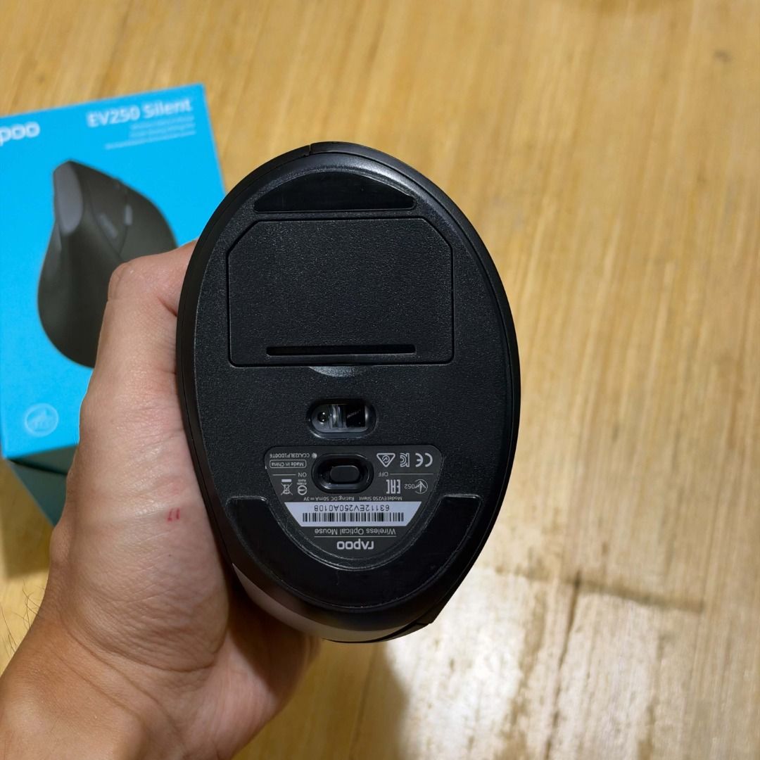 Rapoo EV250 Silent Wireless Mouse (Category: Mouse & Mousepads) located in Caloocan City. Submitted by solelysoles (Listing ID 1470020148, Image 2). Description: 450 Php only 450 Php only 450 Php only Silent Wireless Optical Ergonomic Vertical Mouse Used for over a month only Rfs - spare mouse Complete Looks new Payment thru bank transfer - BPI / BDO Delivery via LBC | Delivery (same day) via Lalamove Pickup - Bagong Barrio, Caloocan.