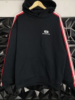 (Category: ) located in . Submitted by balenciaga_apparel01 (Listing ID 1470128022, Image 1). Description: .