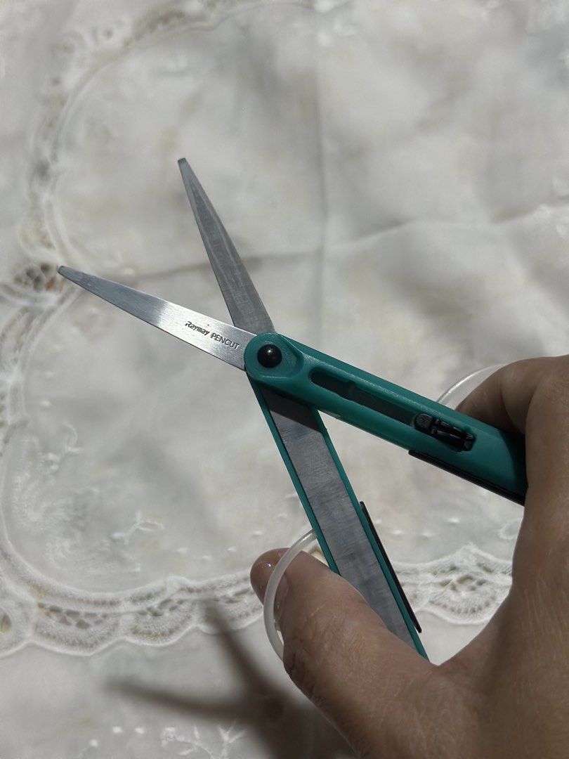Raymay Pencut SH-601 Foldable Pen Type Scissor Blue (Category: Stationery & School Supplies) located in Davao. Submitted by favoritepreloved (Listing ID 1470125249, Image 2). Description: 💜 Price per piece 💜 Brand new condition 💜 Fix price.
