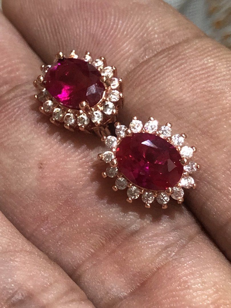 Real garnet 925 in rose gold plating (Category: Earrings) located in Manila. Submitted by anneverz (Listing ID 1470055607, Image 1). Description: Real garnet 925 in rose gold plating .