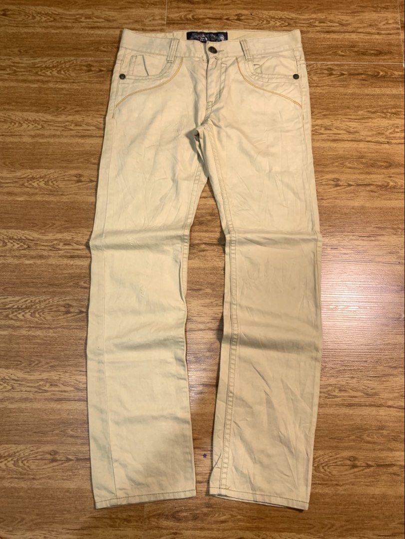 Red Pepper Japan & Co. Khaki Pants (Category: Chinos) located in Davao. Submitted by legitseller1111 (Listing ID 1470091632, Image 1). Description: - Brand: Red Pepper Japan & Co. - Material: 100% Cotton (Made in Korea) - Color: Solid beige/khaki - Fit: Classic straight fit - Details: Detailed back pocket embroidery and skull graphic near the waistband - Care: Machine washable.