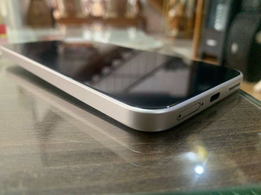 Redmi Note 15 Pro 5g 512gb (Category: Xiaomi) located in Manila. Submitted by emjay1204 (Listing ID 1470000977, Image 3). Description: Redmi Note 15 Pro 5g 512gb Gold Locally purchased No issues at all, never been repaired. No scratches, no dents With a few case marks at the back but not scratches Complete including box, manuals, charging cable, brick, pin, cases. Location: QC.