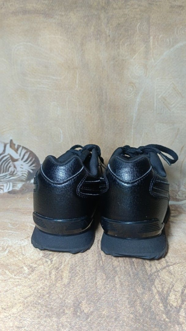 Reebok Black Sneakers Size 38 (Category: Sneakers) located in Cavite. Submitted by navias (Listing ID 1470094414, Image 2). Description: - Brand: Reebok - Color: All Black - Material: Synthetic leather - Style: Classic low-top with lace-up closure and durable rubber sole - Size: US 6 / UK 5.5 / EUR 38 / CM 24.5 - Perfect versatile everyday sneakers Transaction Details: -via immediate same-day courier shipping (Lalamove/Grab/LBC/Jnt).(Buyer handle
