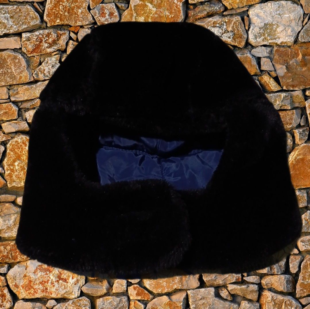 REVERSABLE USHANKA/TRAPPER HAT (Category: Activewear) located in Mandaue City. Submitted by gusstboy21 (Listing ID 1470084238, Image 1). Description: NO ISSUE COLOR RATE : 10/10 FOR COLD SEASON 🥶 COMFORTABLE MOP : GCASH MOD : JNT LOC : CEBU, PH - SF.