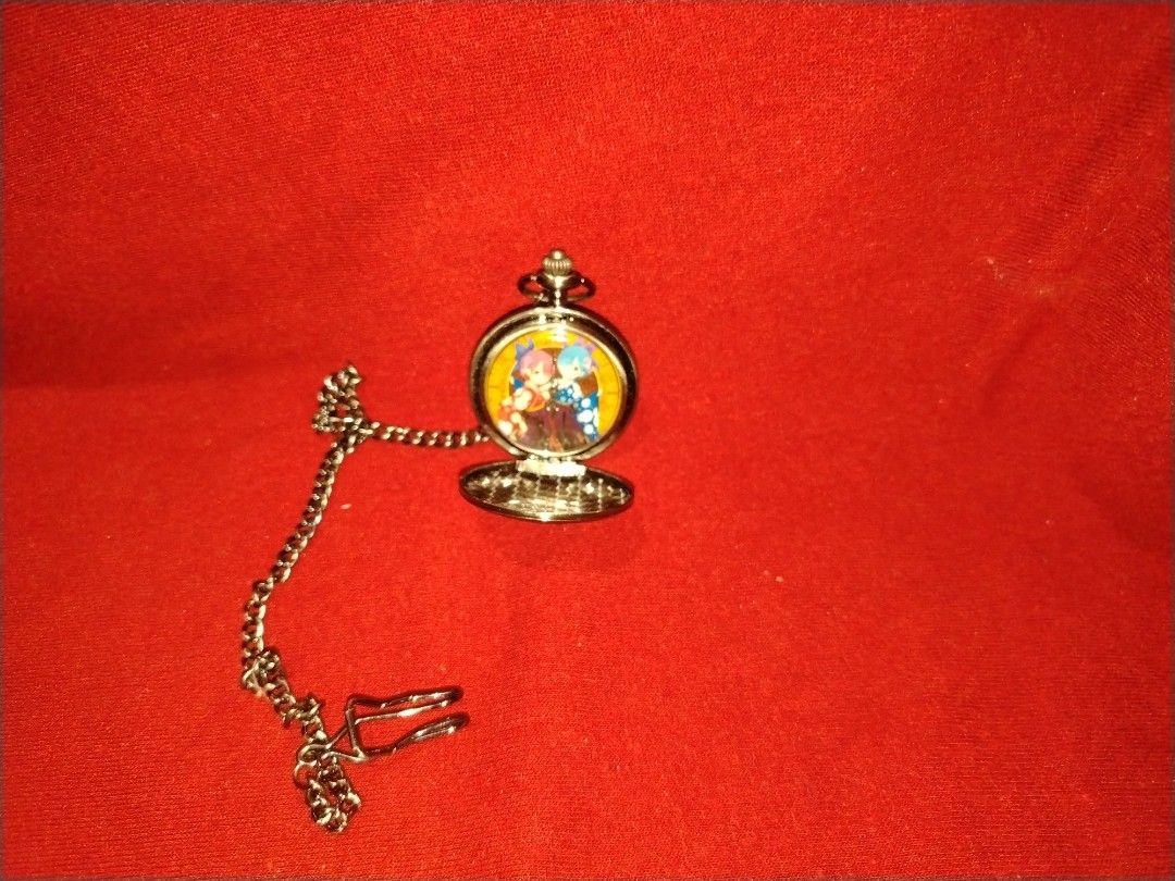 RE:Zero pocket watch (Category: Luxury Accessories) located in Manila. Submitted by elliot.yuu (Listing ID 1469989087, Image 2). Description: item is in good condition aside from the battery, it can be replaced..