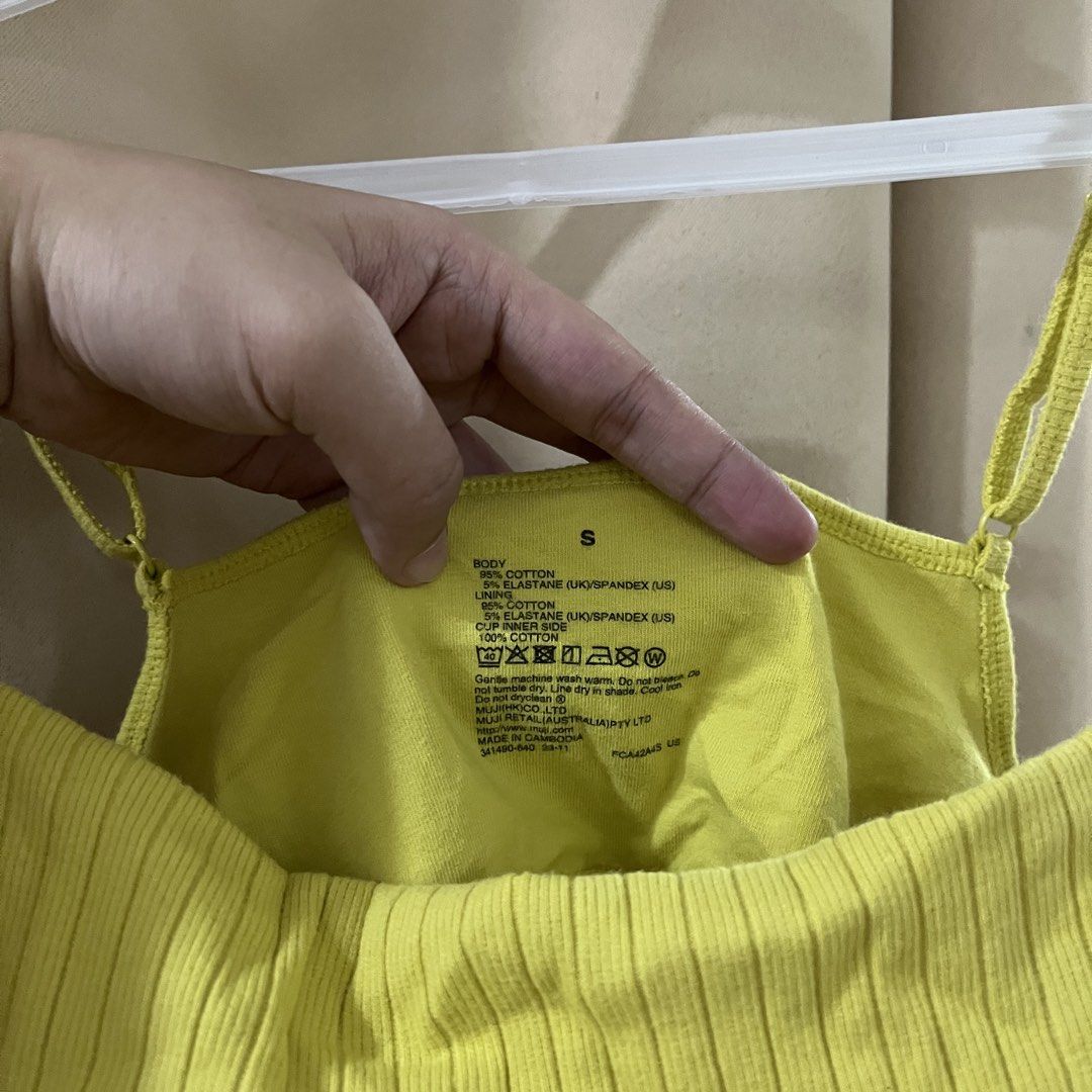 Ribbed Padded Camisole Crop Top Size S (Category: Sleeveless) located in Manila. Submitted by princess.01.1 (Listing ID 1470070645, Image 2). Description: Can fit S-M Adjustable strap J&t only +55sf.