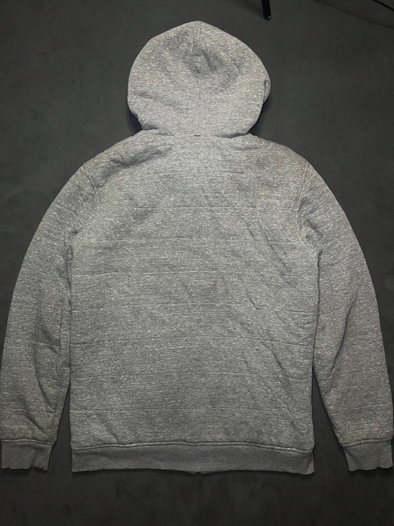 Rip Curl Sherpa Lined Grey Zip Hoodie Size S (Category: Coats, Jackets and Outerwear) located in Muntinlupa City. Submitted by pastforwardthrift (Listing ID 1470124088, Image 2). Description: - Brand: Rip Curl - Size: Small - Color: Grey with soft black sherpa lining inside the hood and body - Features: Front split kangaroo pocket and branded metal zipper pull - Origin: Made in Cambodia - Condition: Great for keeping warm and stylish during cold 