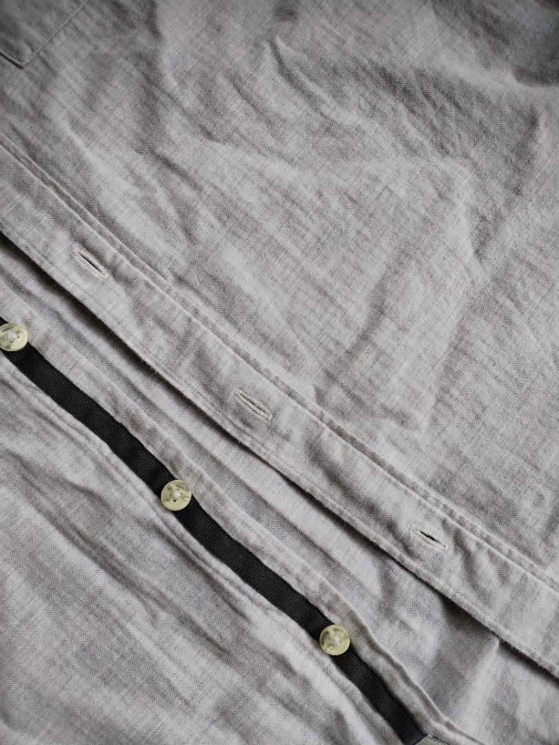 River Island White Button-Down Longsleeve Polo Shirt (Category: Tshirts & Polo Shirts ) located in Cavite. Submitted by benta.ni.jm (Listing ID 1470026962, Image 3). Description: Size: M Dimensions: 18.5 x 26.5 Condition: 9.5/10 Color Rate: 9.5/10 Issue: 📩📩📩.