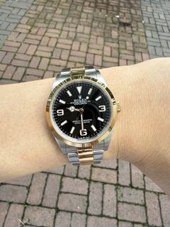 (Category: ) located in . Submitted by ninety_one_timepiece (Listing ID 1469993354, Image 1). Description: .