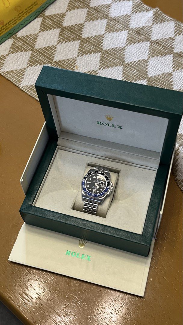 Rolex GMT-Master II Batgirl (Category: Luxury Watches) located in Calamba. Submitted by kaiasianboy (Listing ID 1470027003, Image 3). Description: - GMT MASTER II - USED - WITH EXTRA LINKS - WITH PAPERS - WITH GREEN TAG - WITH CREAM AND GREEN BOX - AUTOMATIC - PERFECTLY WORKING - NEGOTIABLE - OPEN FOR TRADE.