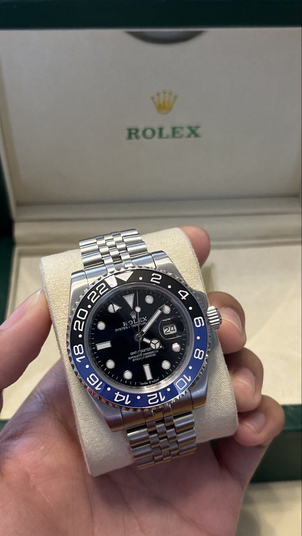 Rolex GMT-Master II Batgirl (Category: Luxury Watches) located in Calamba. Submitted by kaiasianboy (Listing ID 1470027003, Image 2). Description: - GMT MASTER II - USED - WITH EXTRA LINKS - WITH PAPERS - WITH GREEN TAG - WITH CREAM AND GREEN BOX - AUTOMATIC - PERFECTLY WORKING - NEGOTIABLE - OPEN FOR TRADE.