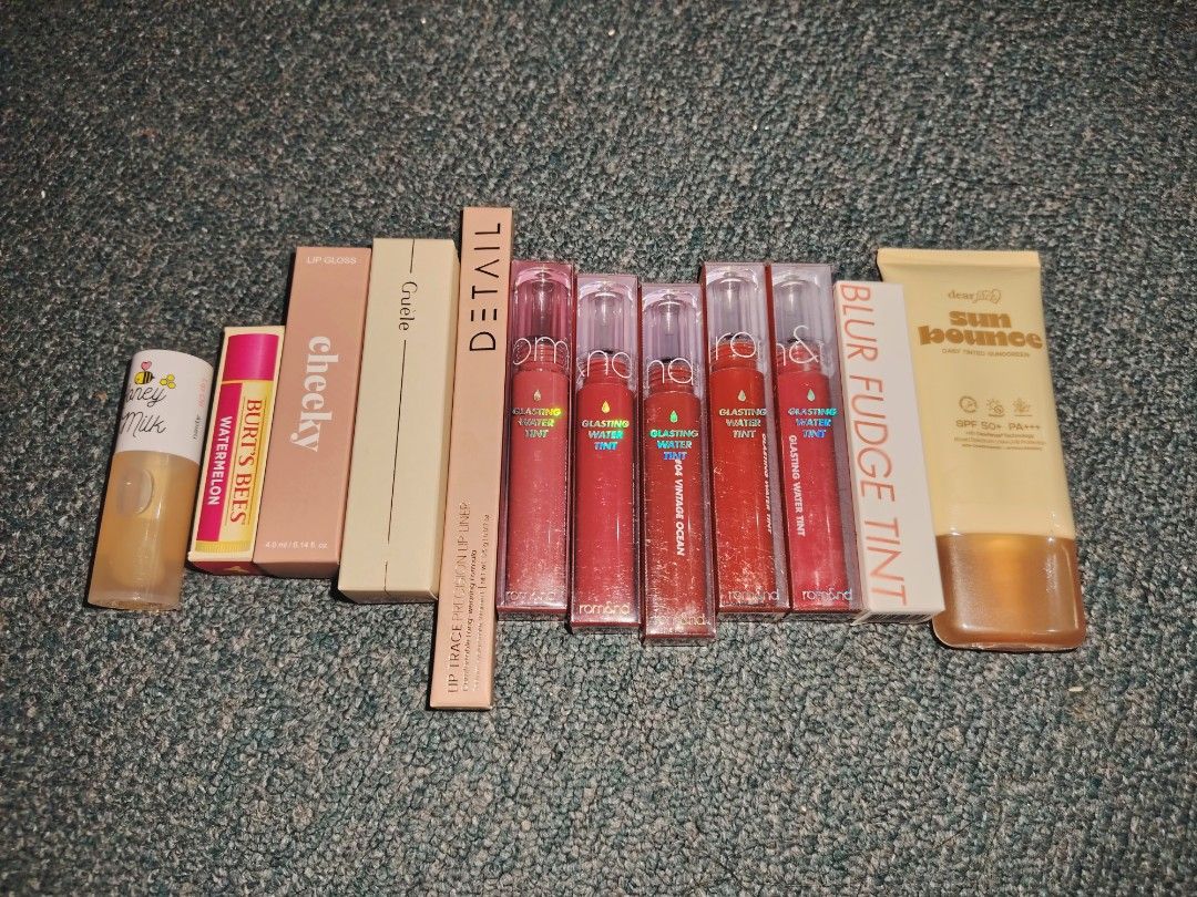 ROMAND MAKE UP SET (Category: Makeup) located in Manila. Submitted by pinkybeautycon26 (Listing ID 1470085685, Image 1). Description: ROMAND MAKE UP SET ALL BRAND NEW INCLUSIONS: >A'PIEU MILK LIP OIL >BURT'S BEE WATERMELON LIP BALM >CHEEKY PEACHY LIP GLOSS >GUELE LIP MOIST - CLEAR DEW >DETAIL LIP TRACE LIP LINER - DULCE >ROMAND GLASTING WATER TINT SHADES: 16 FIGRISE, 08 ROSE STREAM, 04 VINTAGE OCEAN, 03 BRICK RIVER, 05 ROSE SPLASH >ROMAND BLUR FU