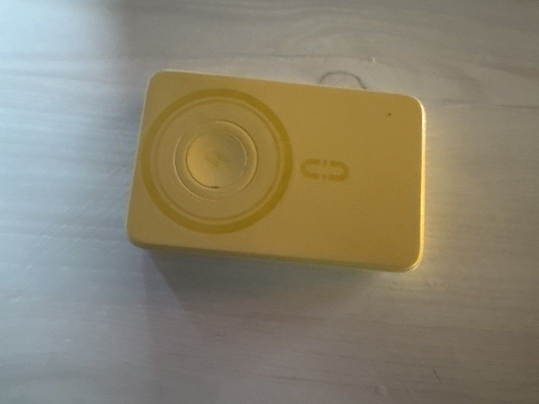 Romoss Magnetic Wireless Power Bank (Category: Batteries & Power Banks) located in Bacoor. Submitted by oddlion.899135 (Listing ID 1469970299, Image 1). Description: Condition: Good and working Issues: See second picture Despite issue it is working .