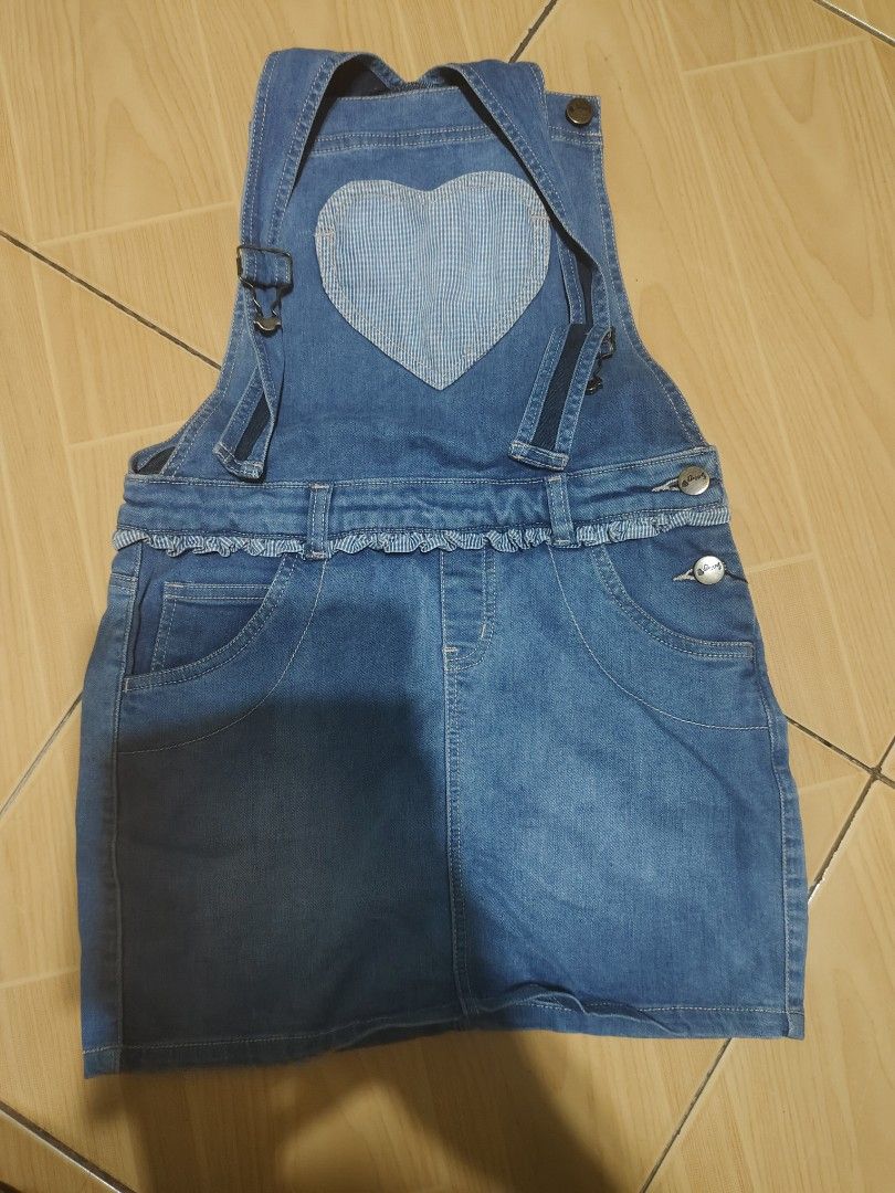 Romper Skirt (Category: Babies & Kids Fashion) located in Bacoor. Submitted by annsarisaristore (Listing ID 1470006111, Image 1). Description: Grizzly size Large on tag.
